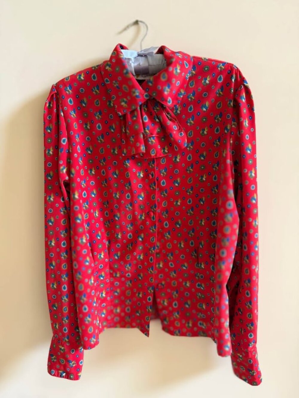 80s True Vintage Blouse Birds Jabot Collar Red Size 12 / Modern 4/6